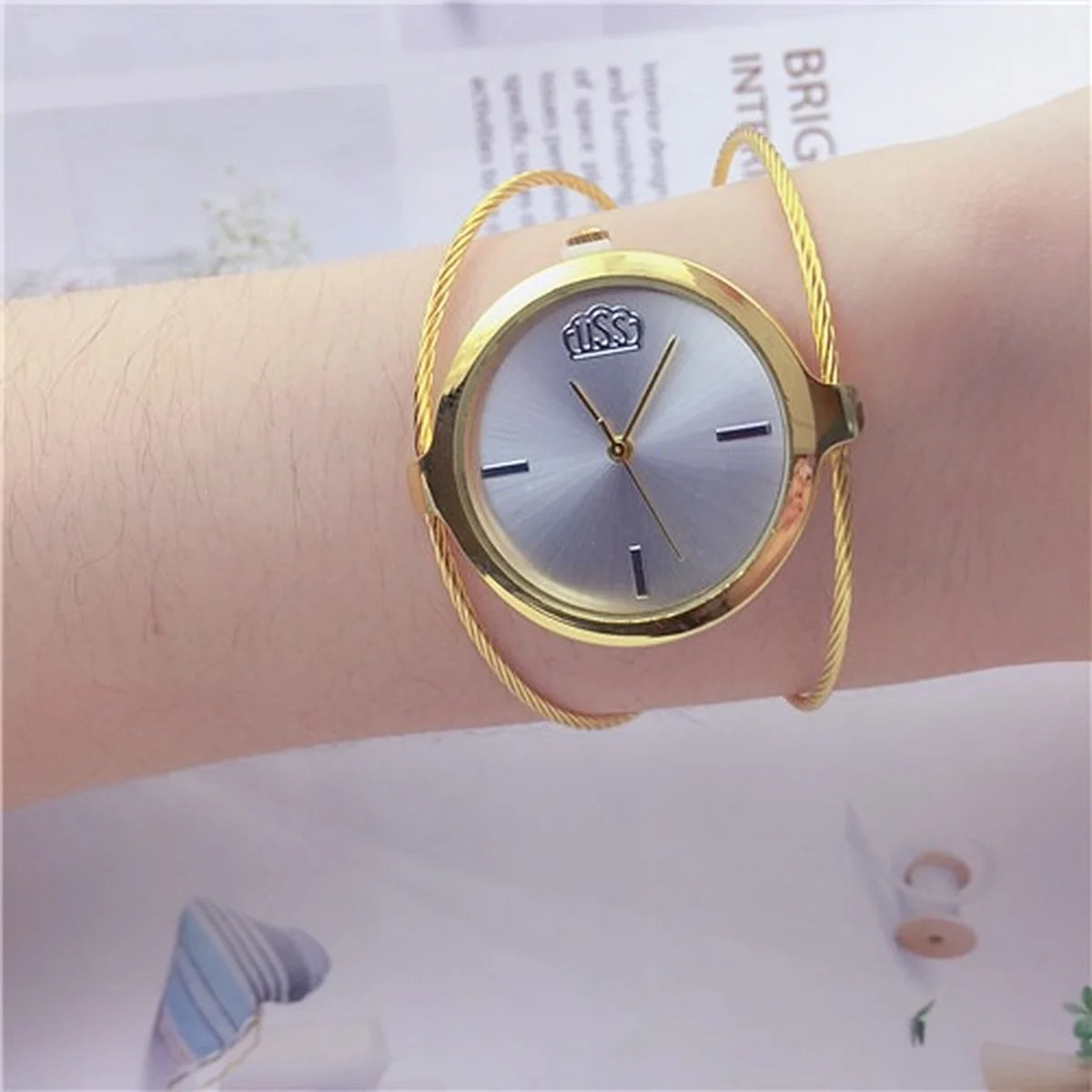 Vintage Girls Watch Round Single Wire Bracelet Watch Women's Watch Quartz Wire Bracelet Watch Casual Casual Fashion Watch